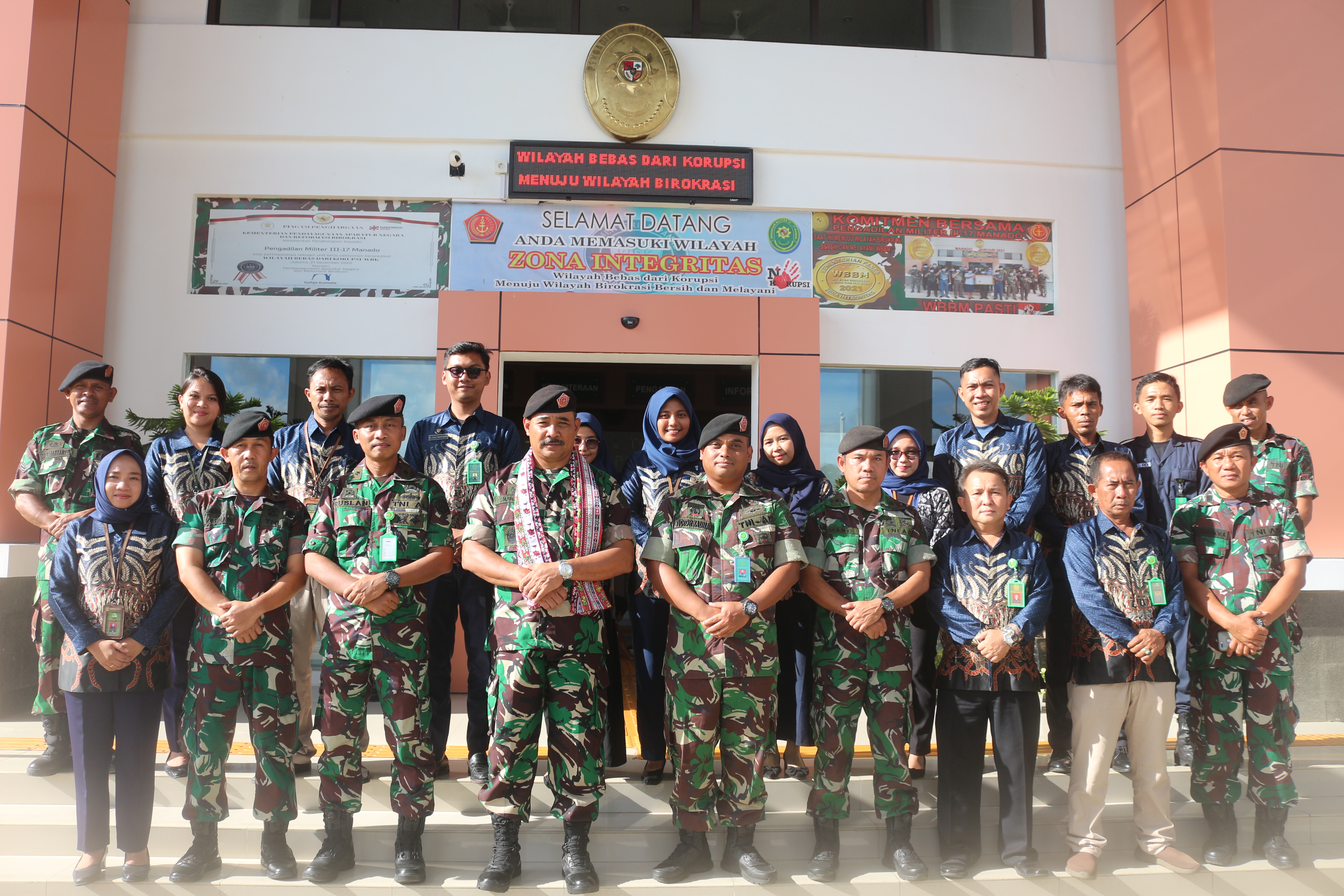 Tradisi Korps Purna Tugas Kepala Pengadilan Militer III-17 Manado